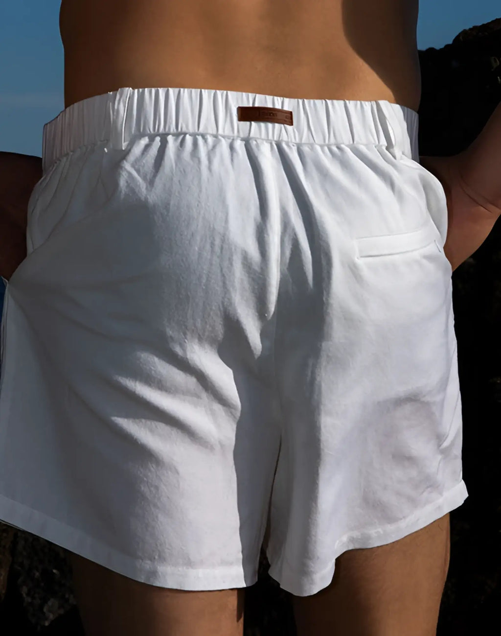 White 2EROS capri shorts made of cotton with an elastic waistband and small brown leather brand tag