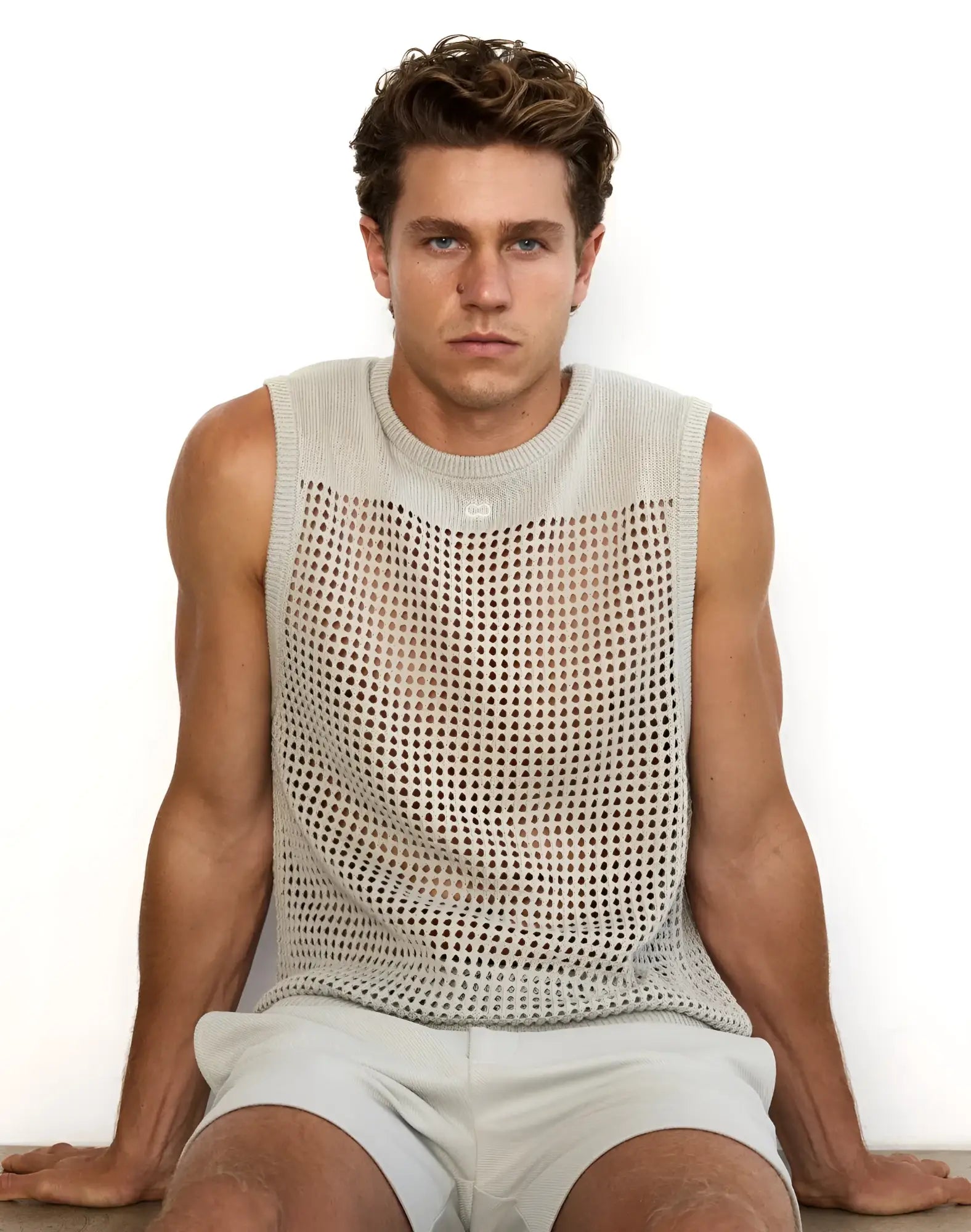 2eros miami singlet grey is a light gray knitted mesh sleeveless top with a round neckline and breathable fabric