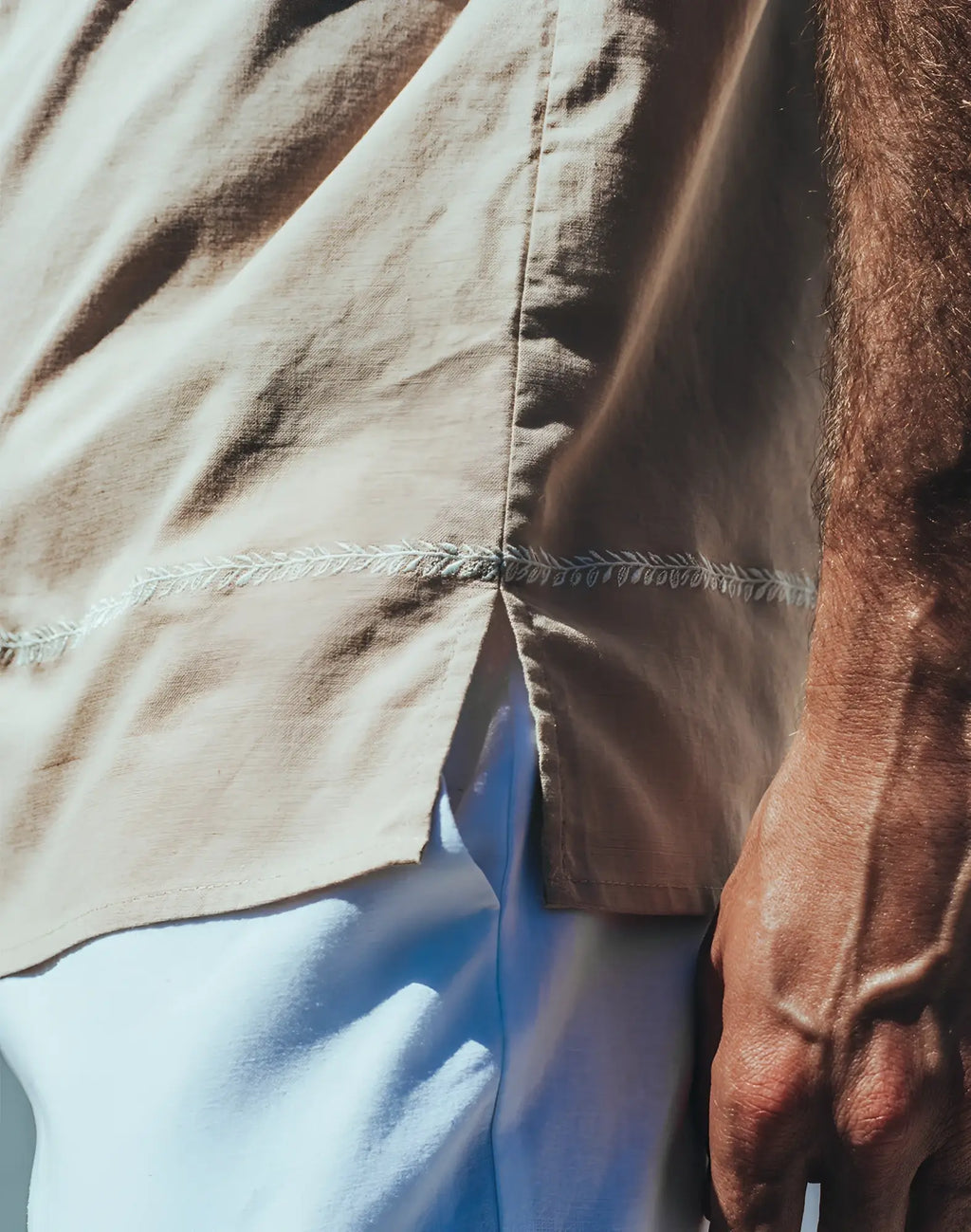 Beige linen 2eros santorini shirt taupe with delicate white leaf embroidery along the seam