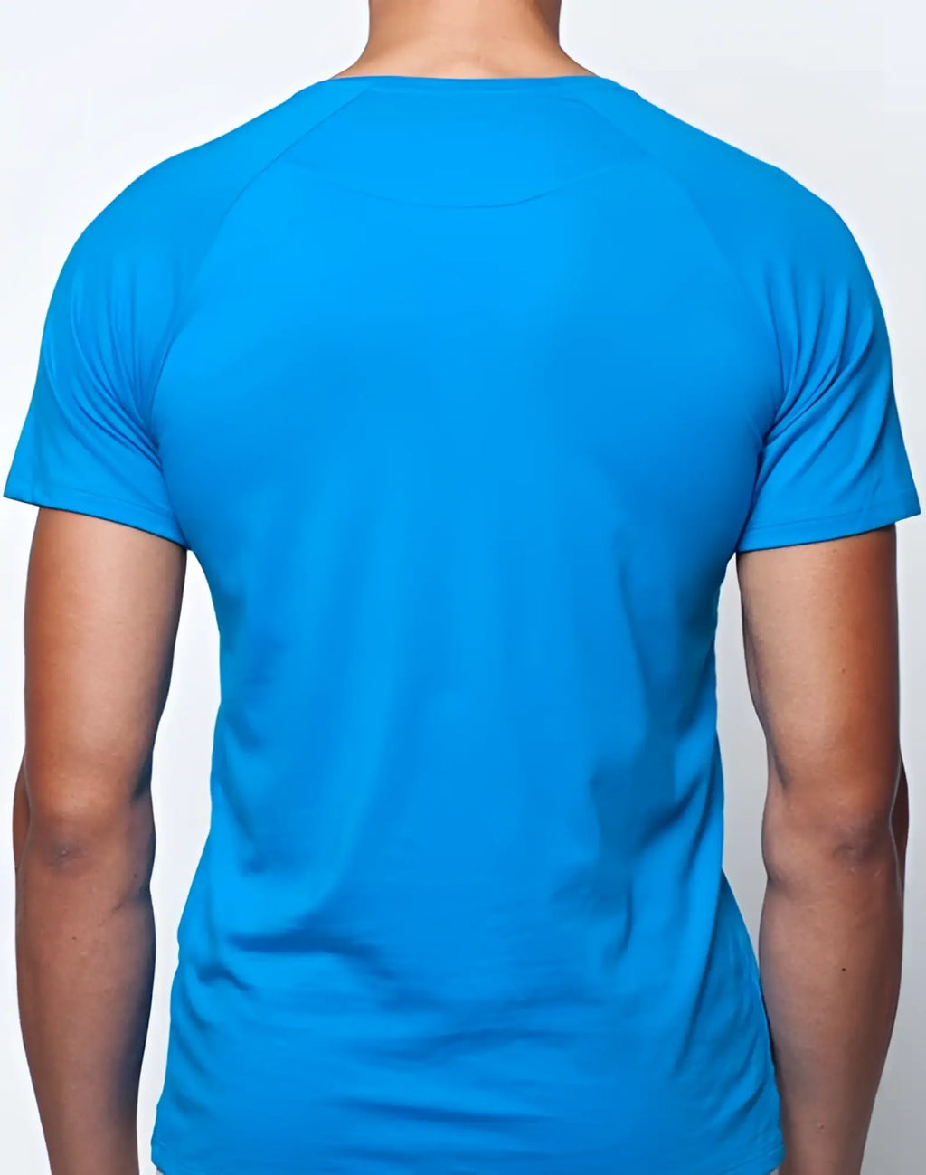 Bright blue short-sleeved 2eros t20 sailor t-shirt with crew neck and raglan sleeves in navy color