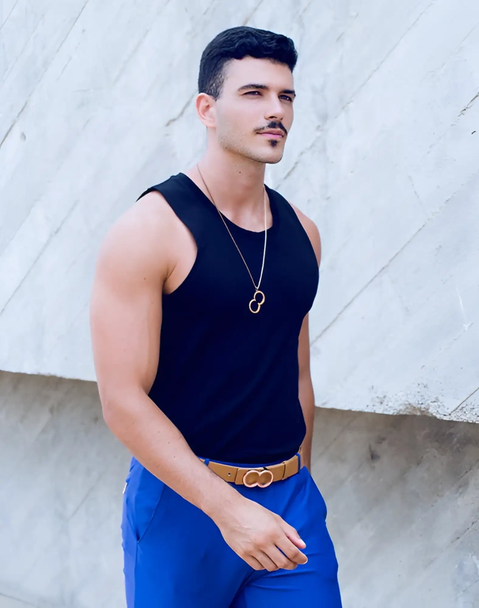 Black sleeveless 2EROS TA21 tank top made of fitted smooth Peruvian cotton fabric for comfortable wear