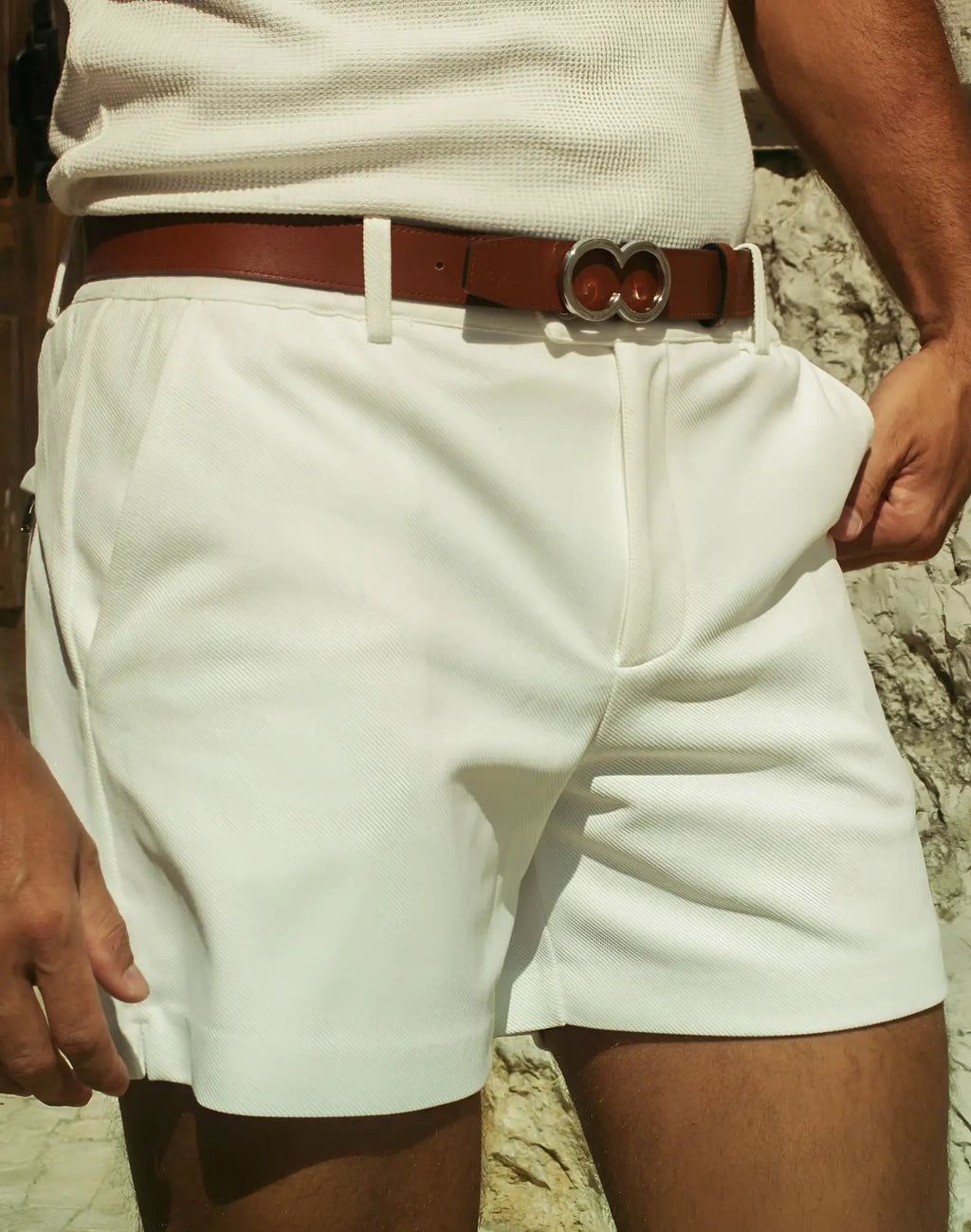 White 2EROS Trinity shorts made of cotton with a clean tailored fit and subtle front pleat