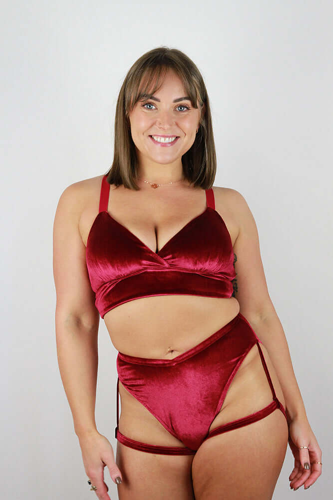 Verona Velvet Waist Short Berry