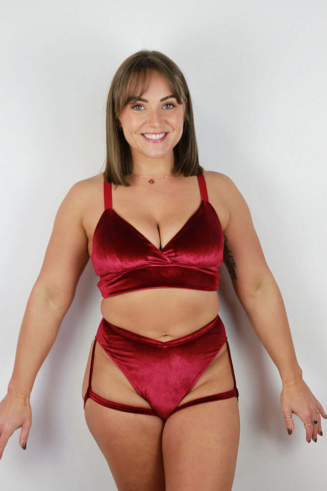Verona Velvet Waist Short Berry