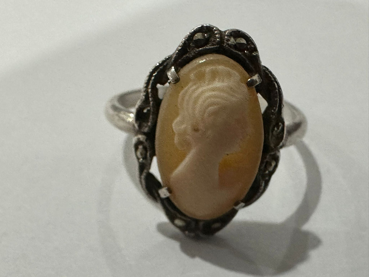 Vintage Sterling Silver Cameo Ring
