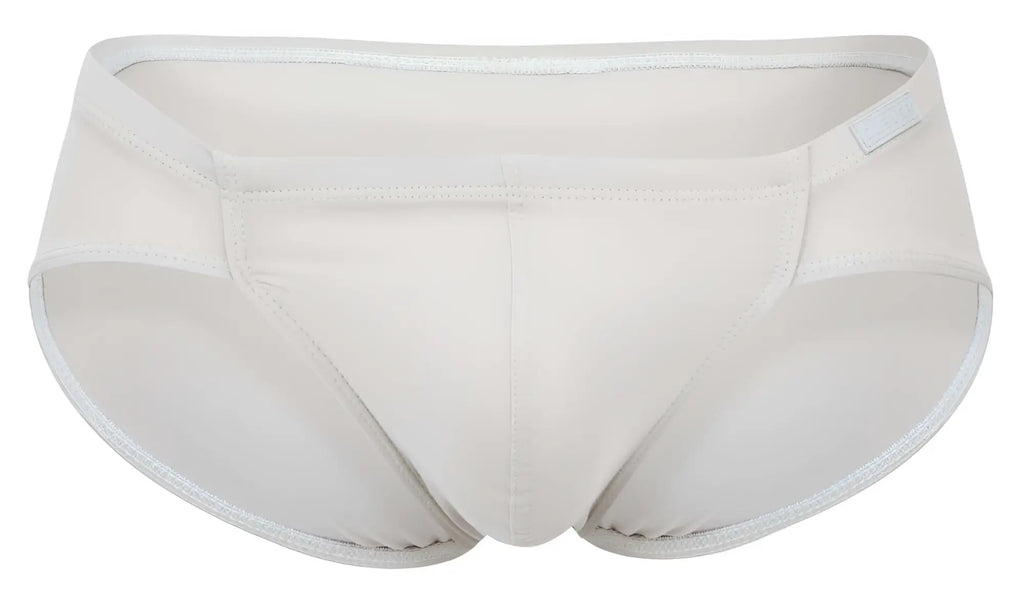 Cream-colored clever 2043 Mendoza briefs in beige with seamless smooth fabric and subtle stitching details