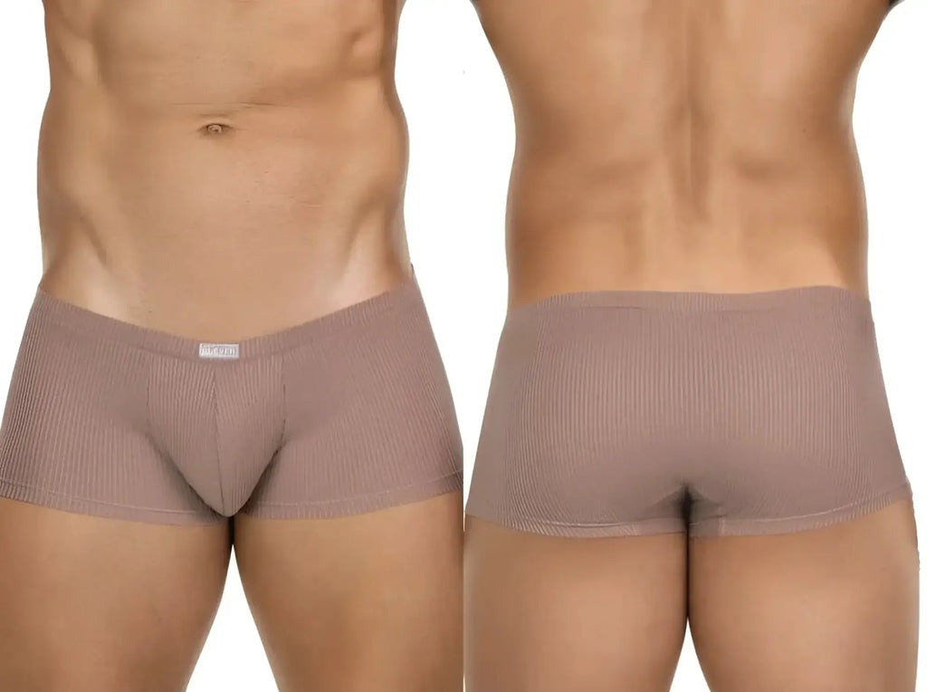 Clever 26015 Apolo trunks in sand, showing front and back views on a model.