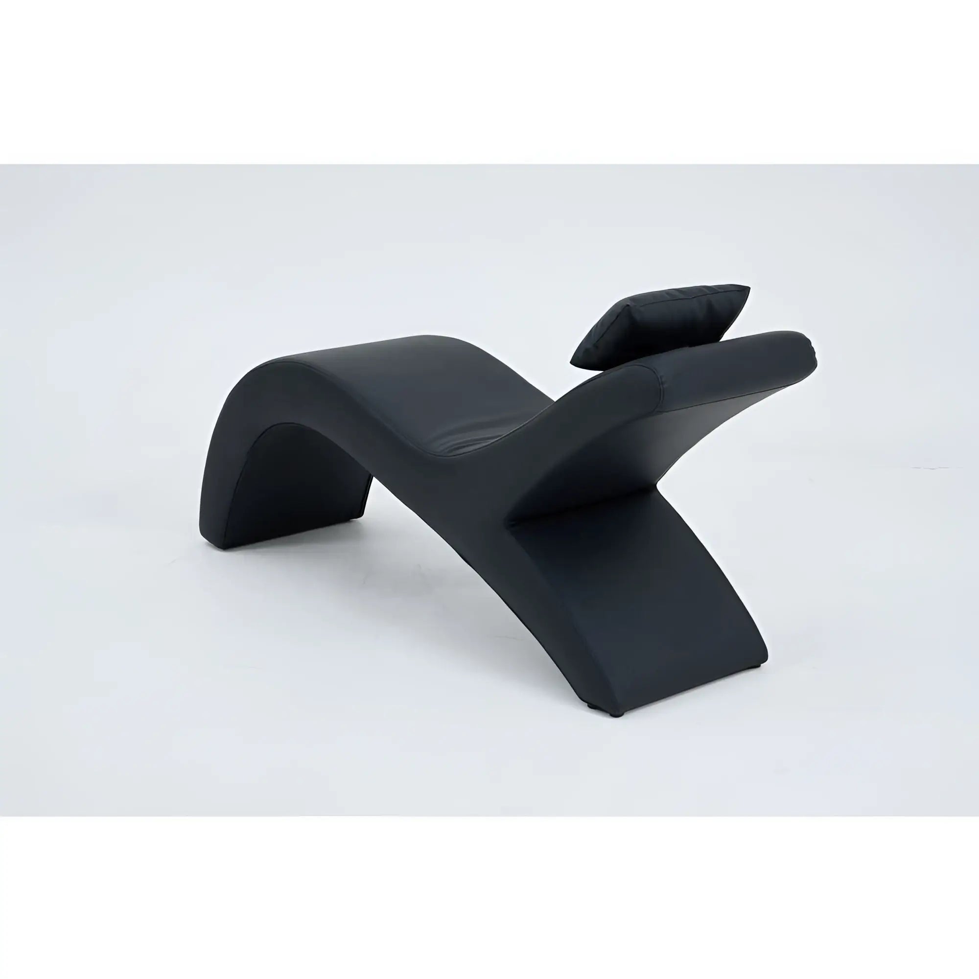 Black leather lounge chair daytona kama sutra halo arc love lounge with sleek modern curves and matching cushion