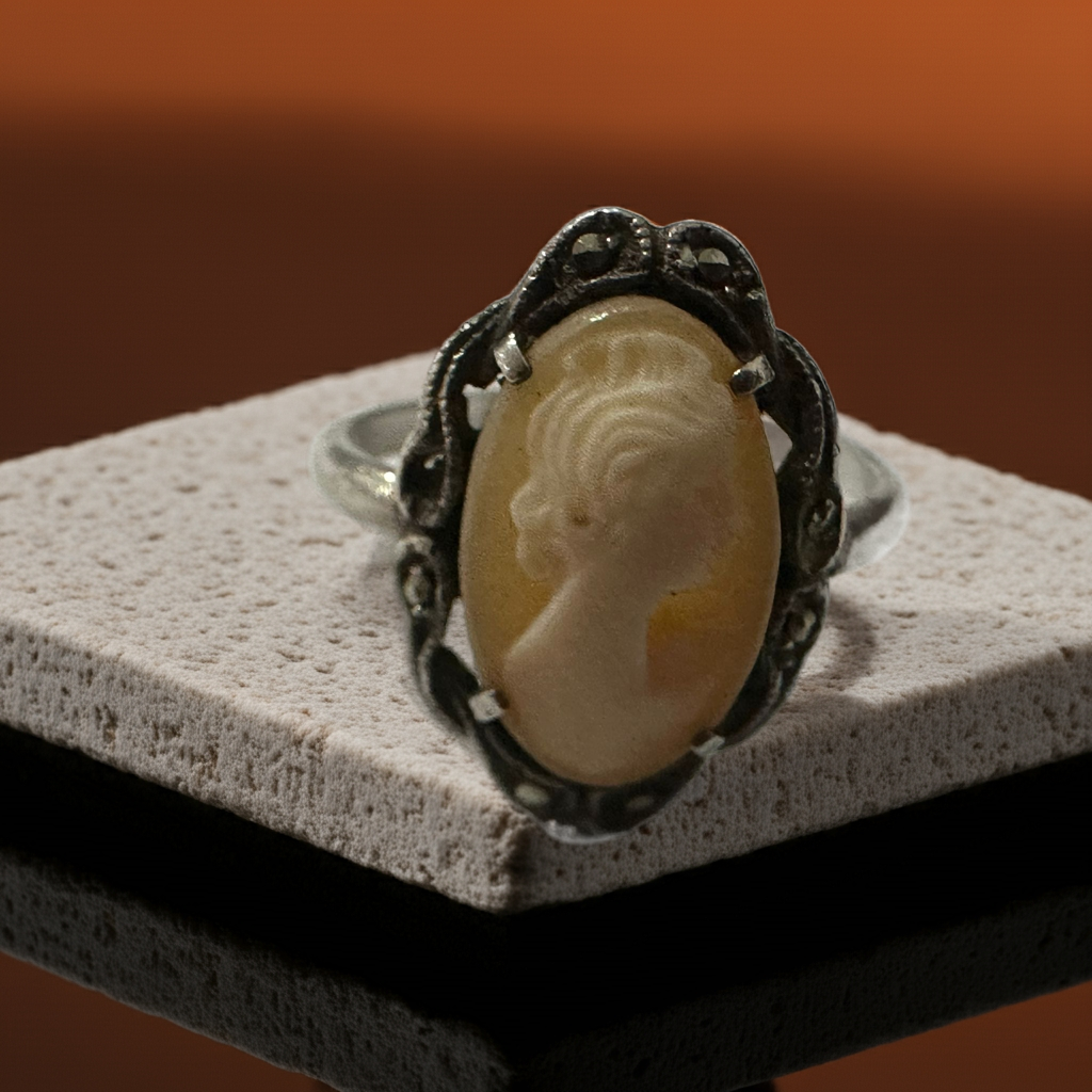 Vintage Sterling Silver Cameo Ring
