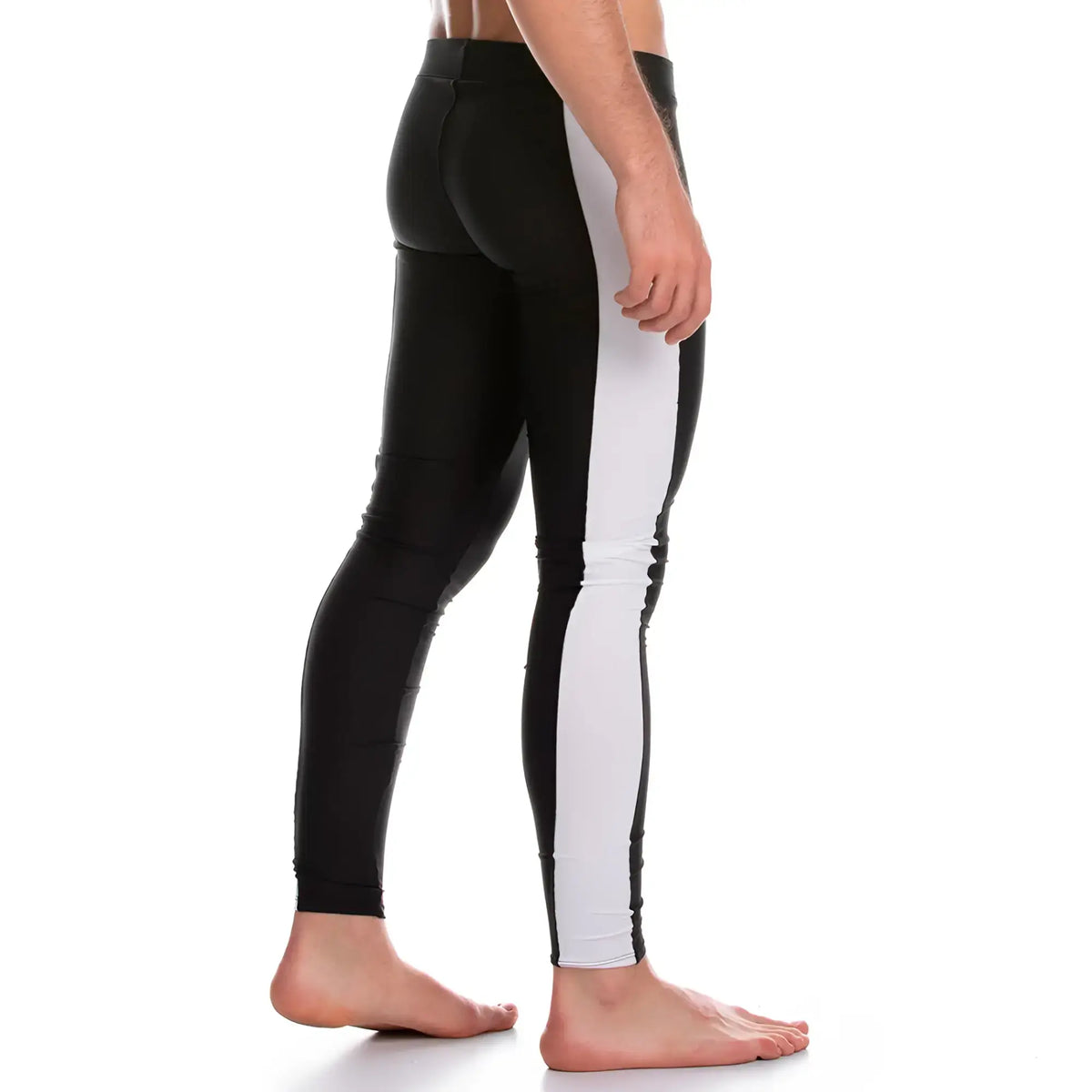 Gigo Enigmatic black leggings with black and white sleek form-fitting design for athletic wear