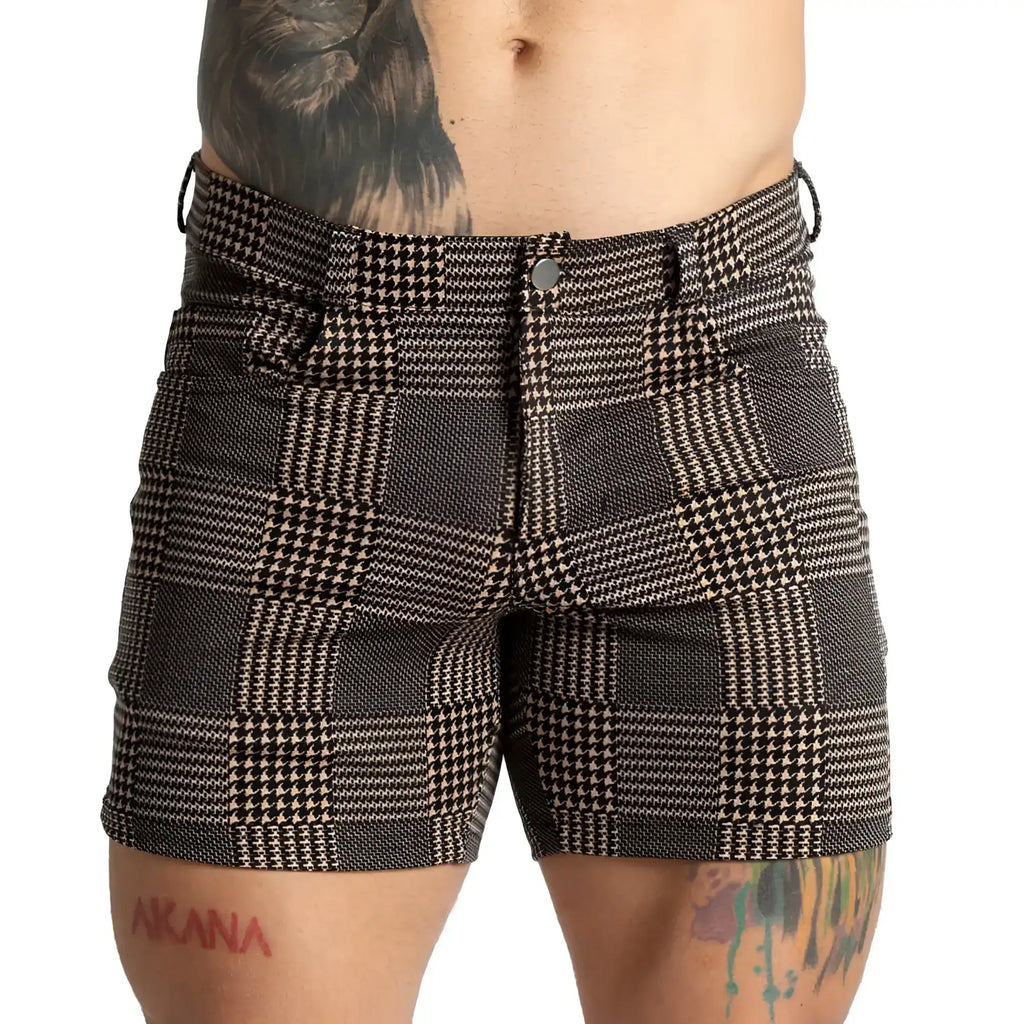 Black and white houndstooth patterned gigo mountain brown short with classic tailored fit and comfortable fabric