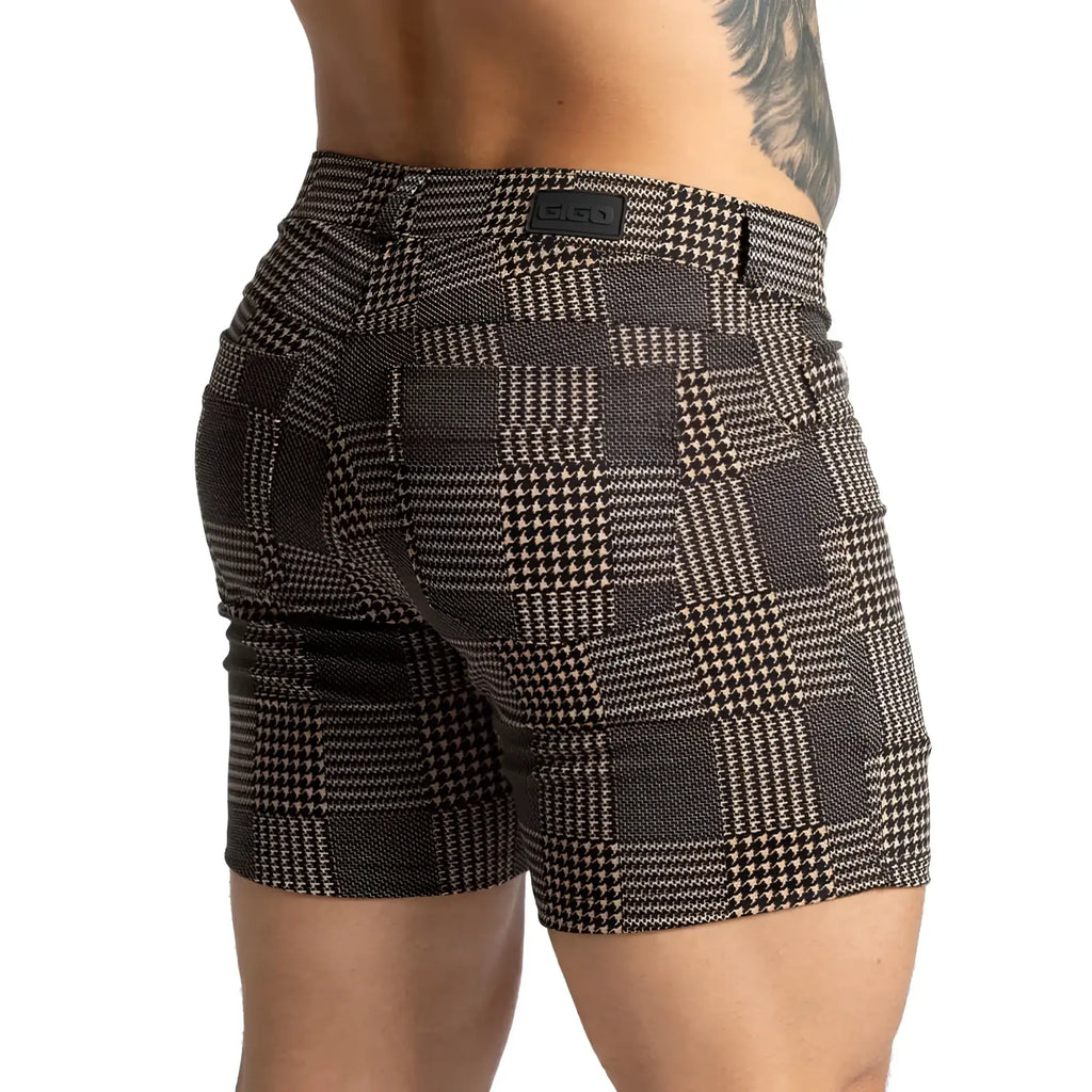Black and white houndstooth patterned gigo mountain brown short with branded waistband label in cotton blend fabric