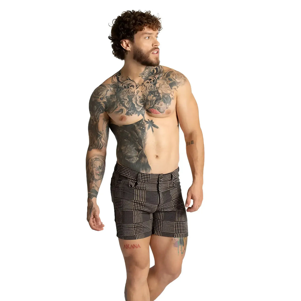 Gigo mountain brown short black and white plaid shorts with classic checkered pattern in lightweight fabric