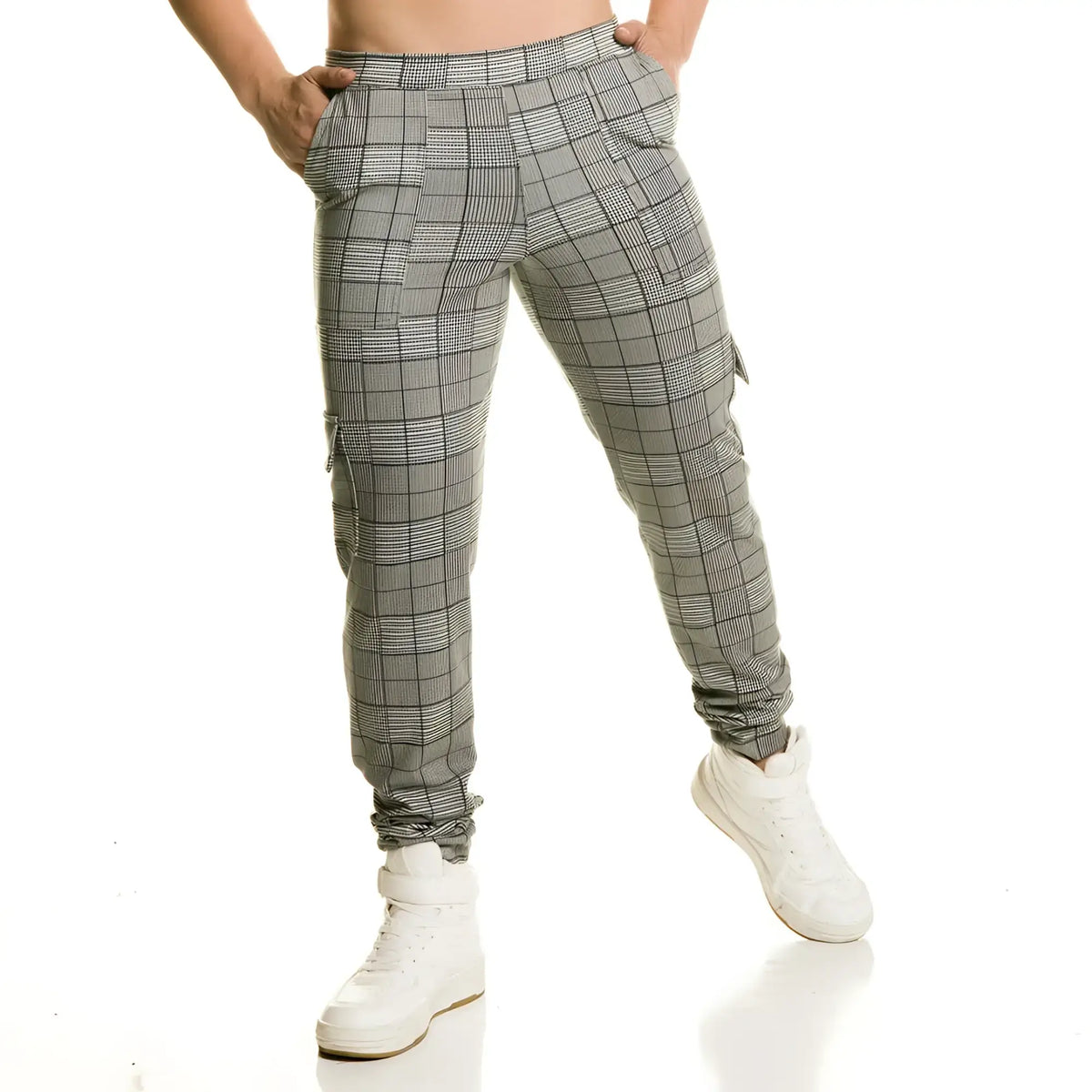 Gray plaid gigo square sportpants with tapered fit cargo style and elastic cuffs for casual wear