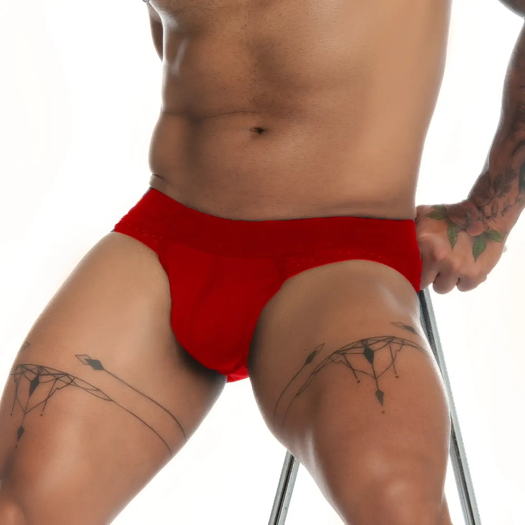Red athletic briefs gigo stretch with a smooth form-fitting design for comfortable activewear use