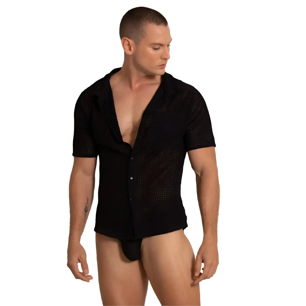 Black short-sleeved gigo tramell shirt with button-up front and mesh texture for breathable wear
