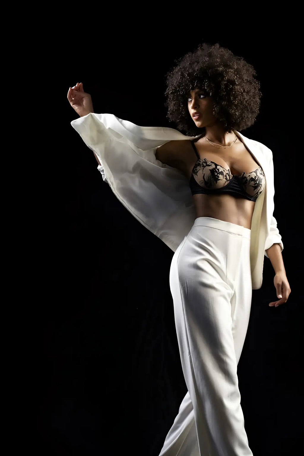 Black lace bra with intricate floral detailing in the mapale 8845 kyra three piece set nude black color