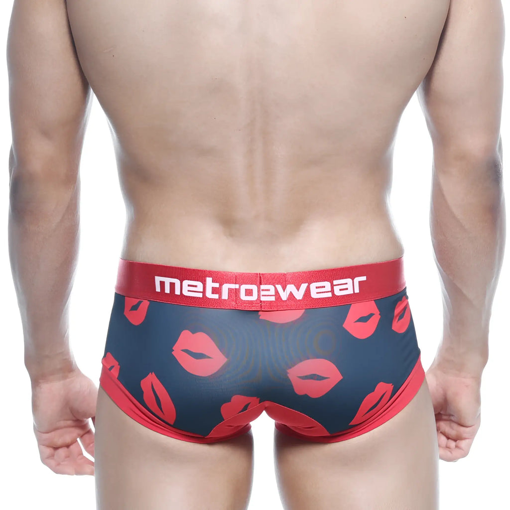 Navy blue metro2wear briefs with red lipstick print and matching red waistband in hotties boxer valentine black 7016-32