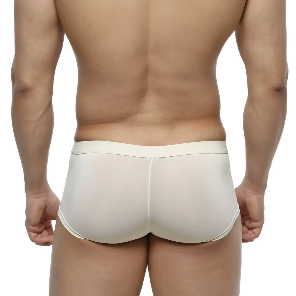 Cream-colored seamless form-fitting briefs with narrow waistband metroMalewear Lupin Trunk 2026-05