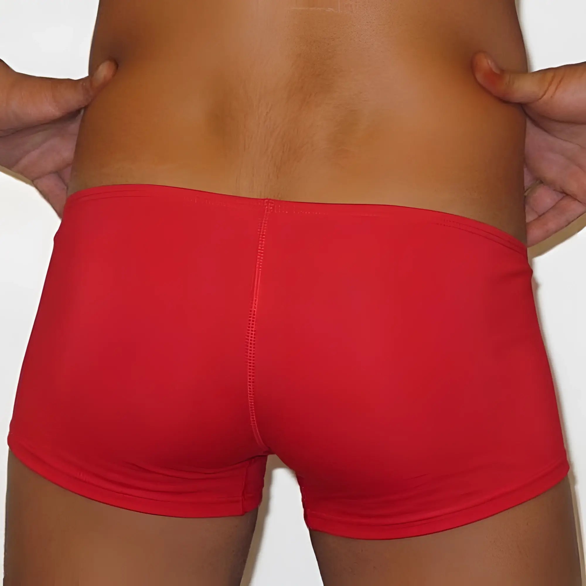 Red briefs back side with smooth stretchy fabric and central seam from metromalewear minimo boxer red 2013-12