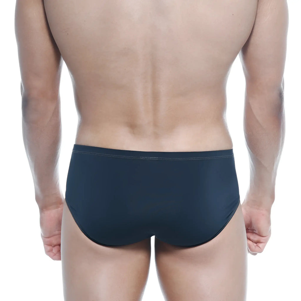 MetroMaleWear Mojito Bikini black briefs with smooth form-fitting fabric and subtle stitching along the waistband