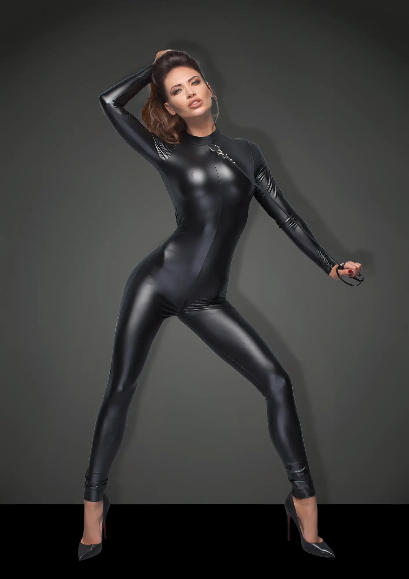 Black glossy latex catsuit with long sleeves high neckline leash and two way zipper for power wetlook overall L