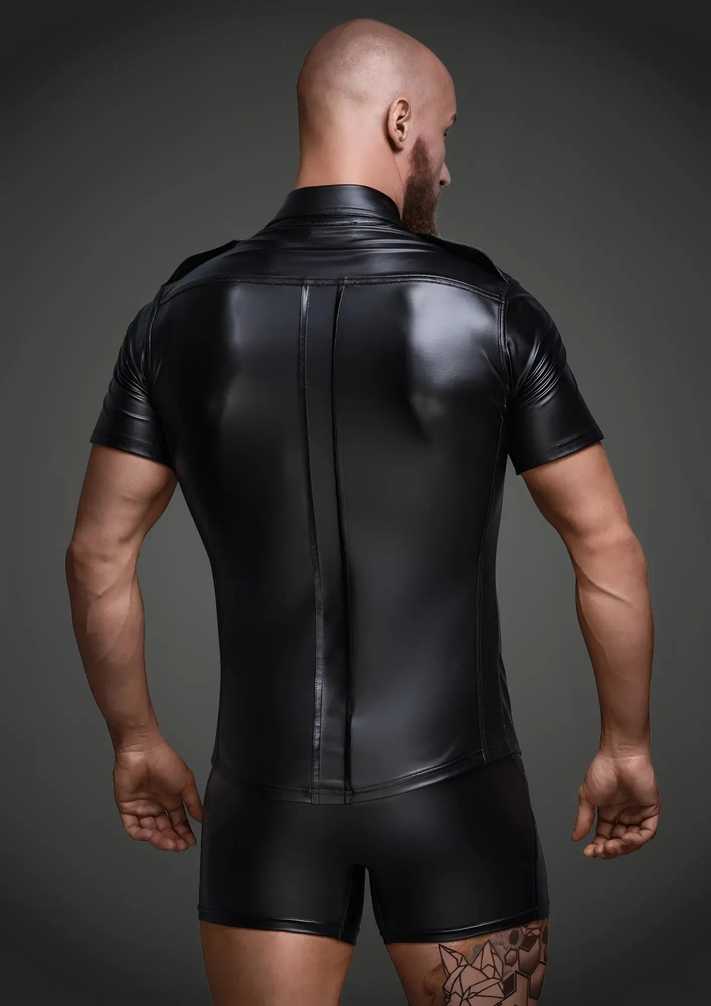 Black glossy faux leather short-sleeved shirt with high collar central zipper and front pockets in size l