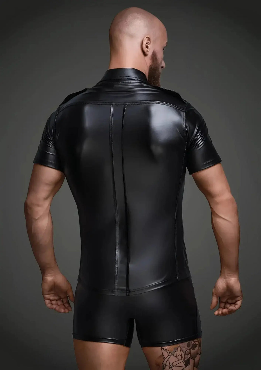 Noir sexy and elegant black glossy faux leather shirt xl with short sleeves high collar central zipper and front pockets