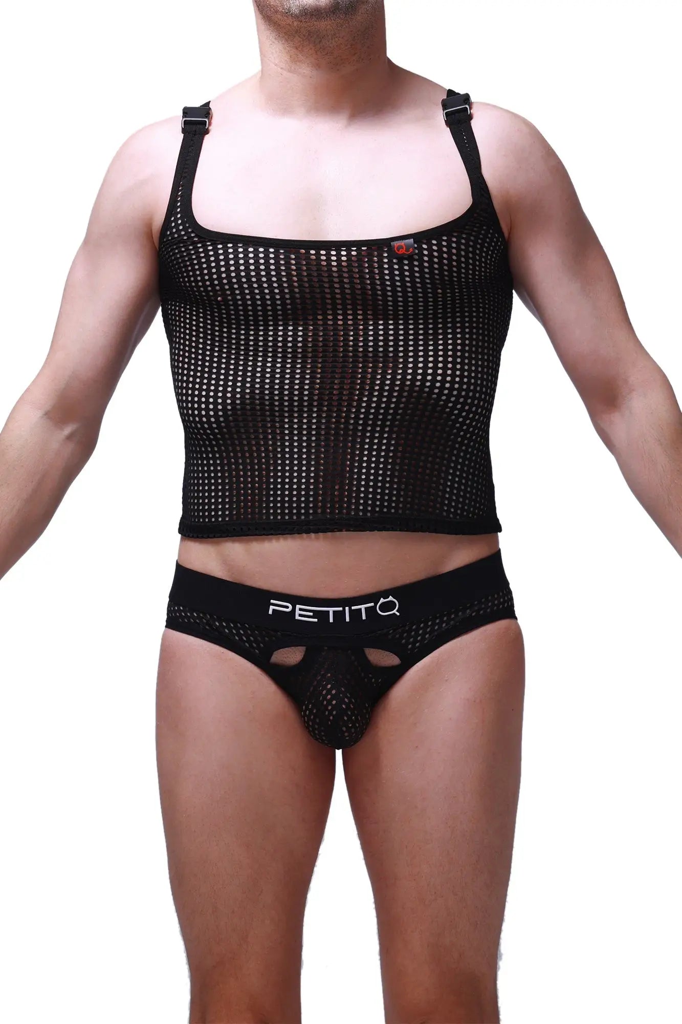 PetitQ tank top attan durtol black is a black mesh tank top with adjustable straps and a small red logo on the upper right side