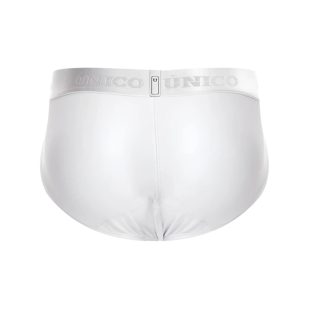 White unico men’s briefs with silver elastic waistband featuring the brand logo in cristalino 00-white color