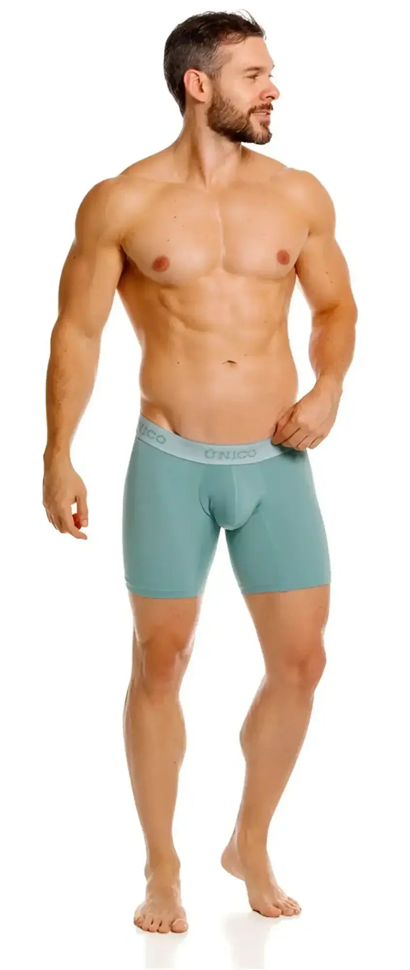 Unico 26040100221 Ceramic boxer briefs in green. Front view of a model wearing the underwear.